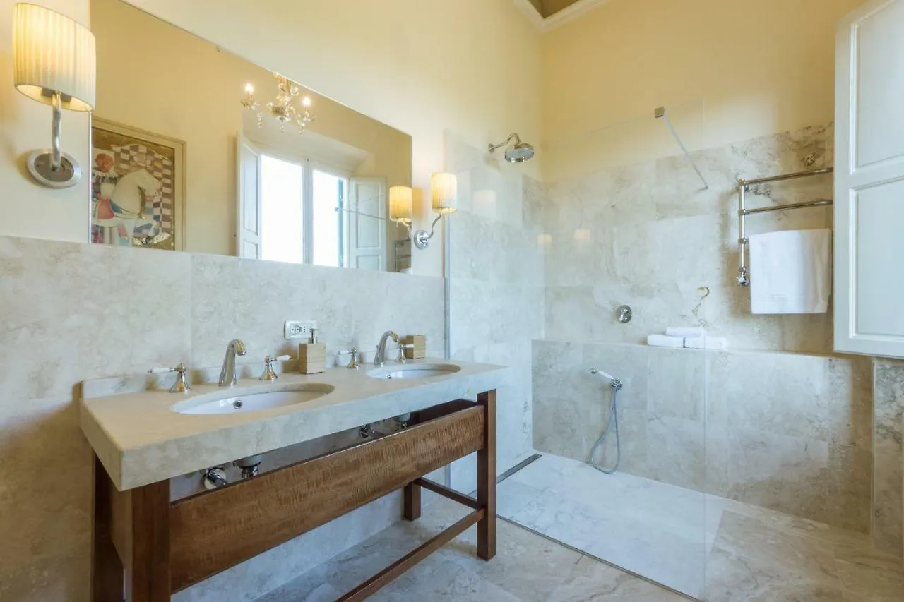 3Bdrm Luxury Apartment In Tuscan Villa,Private Estate, Shared Swimmingpool Florença 0*,  Itália